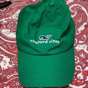 Super cute Vineyard Vines hat!